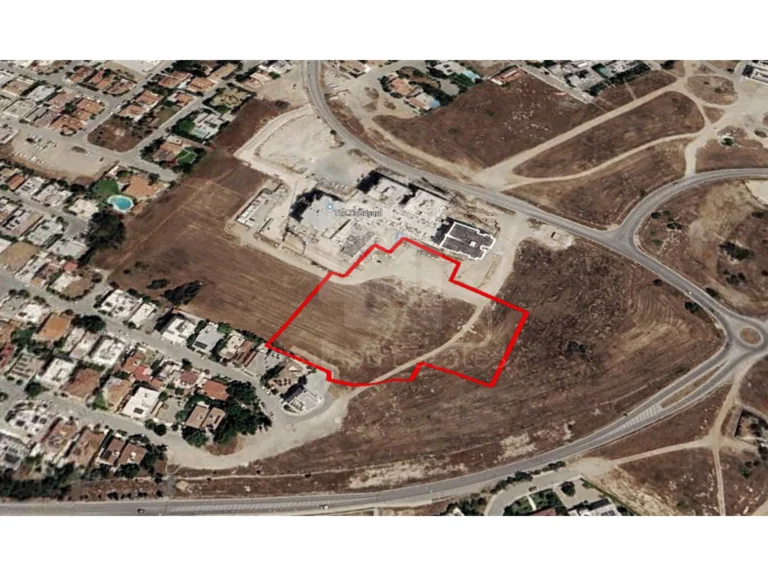 12,524m² Plot for Sale in Strovolos, Nicosia District