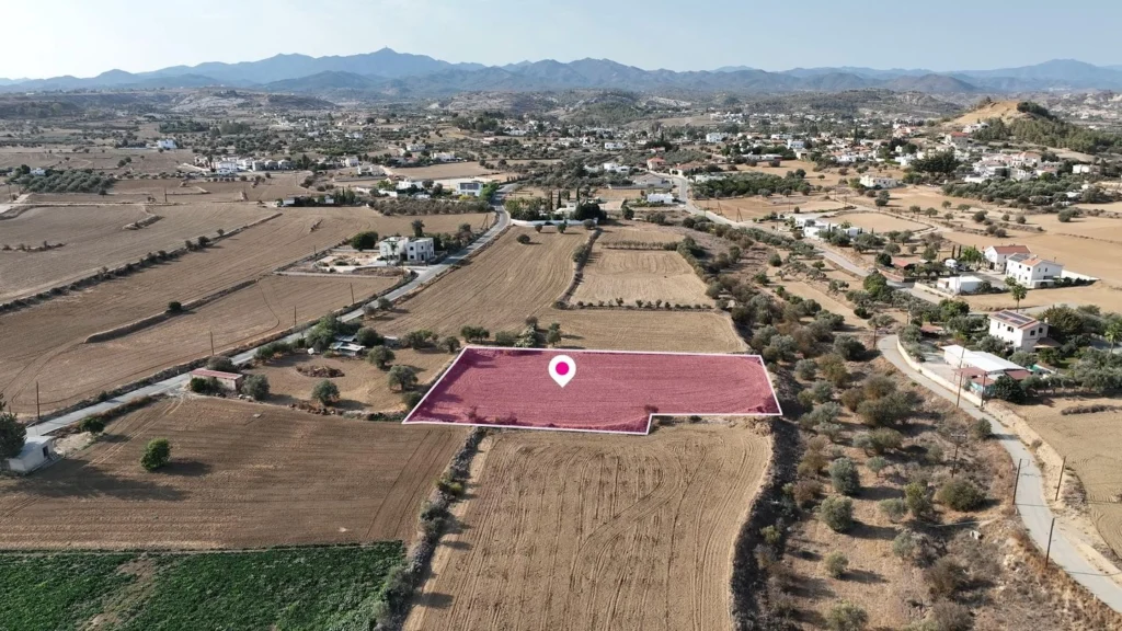 3,011m² Plot for Sale in Pera, Nicosia District