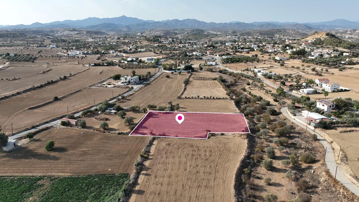 3,011m² Plot for Sale in Pera, Nicosia District