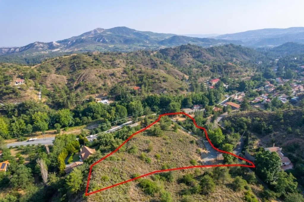 11,212m² Plot for Sale in Kato Platres, Limassol District