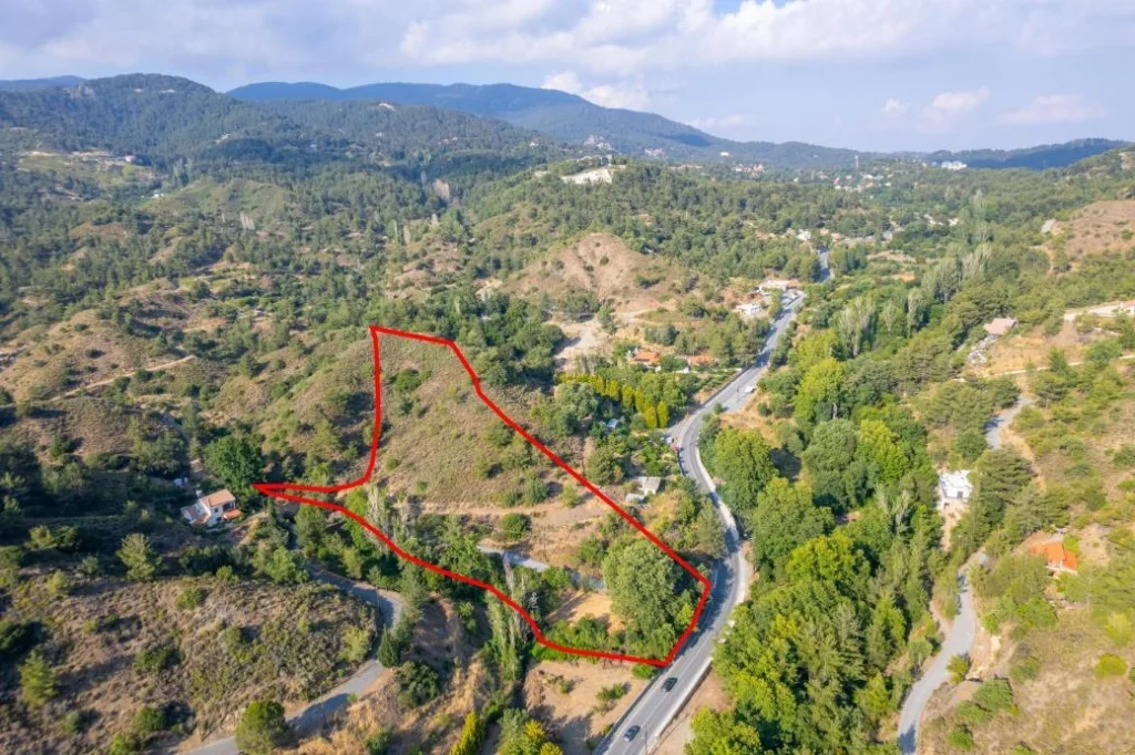 11,212m² Plot for Sale in Kato Platres, Limassol District