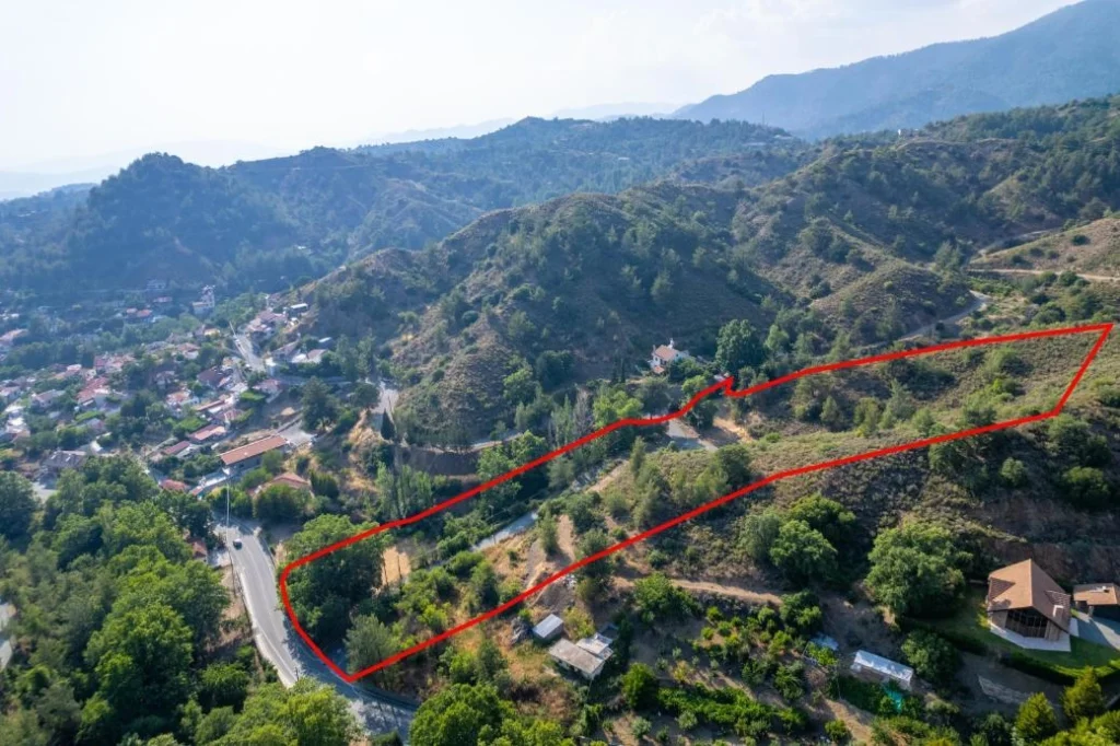11,212m² Plot for Sale in Kato Platres, Limassol District