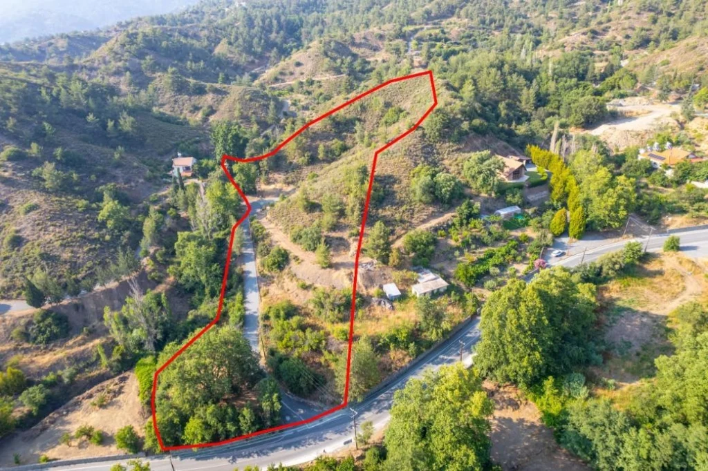 11,212m² Plot for Sale in Kato Platres, Limassol District