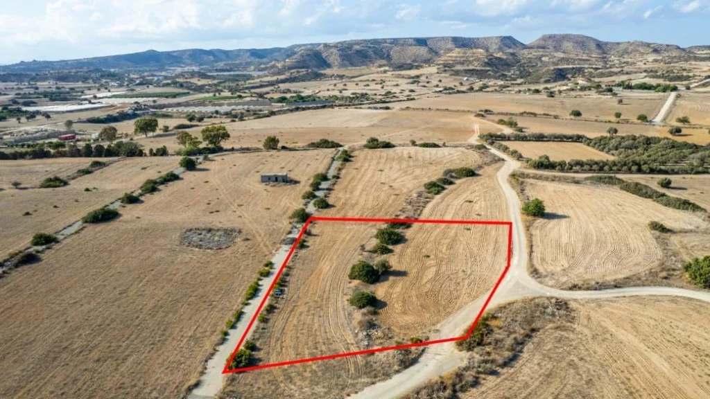 3,292m² Plot for Sale in Maroni, Larnaca District