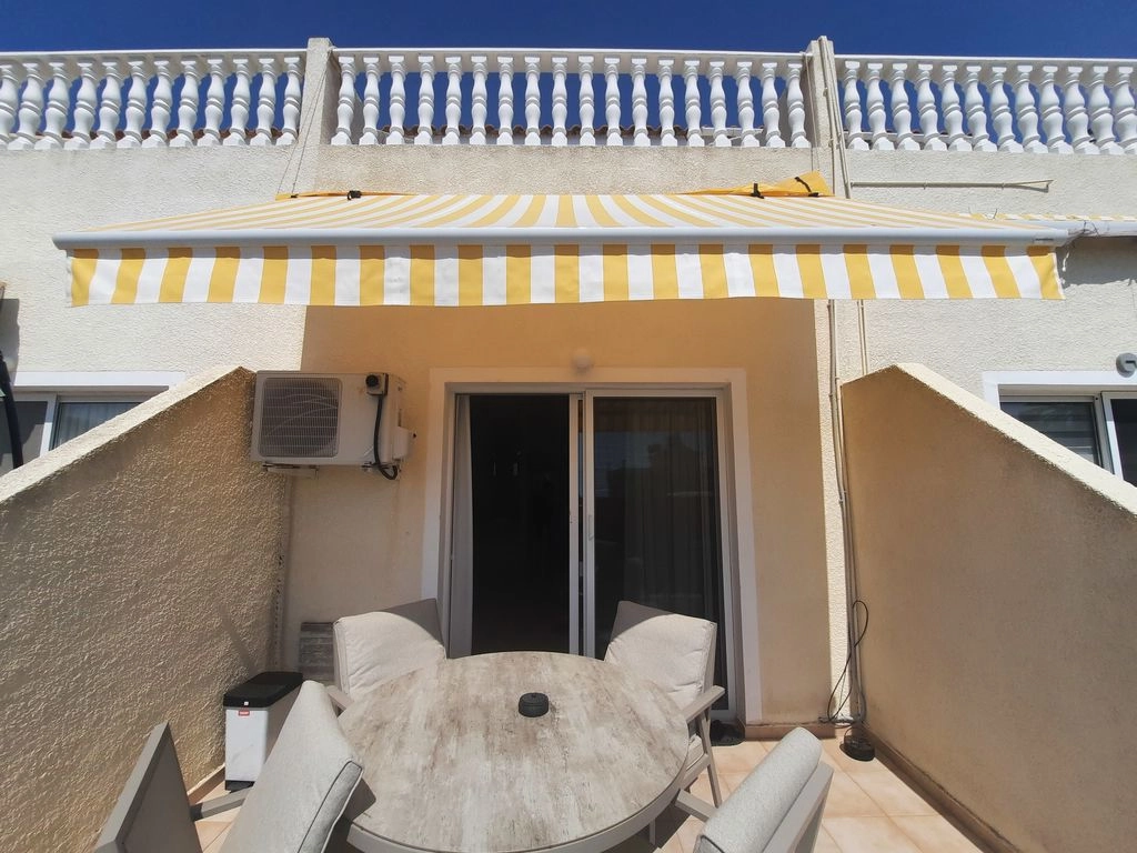 2 Bedroom House for Sale in Peyia, Paphos District