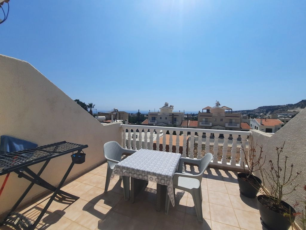 2 Bedroom House for Sale in Peyia, Paphos District
