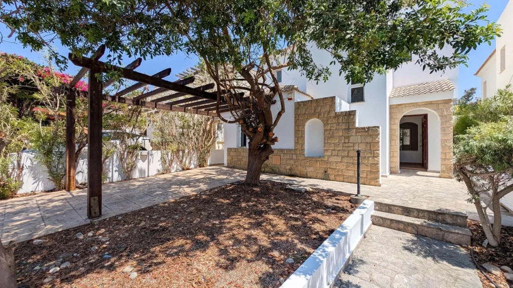 3 Bedroom House for Sale in Peyia, Paphos District