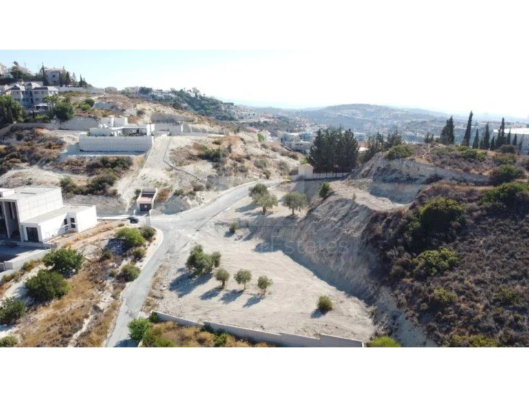 2,740m² Plot for Sale in Agios Tychonas, Limassol District