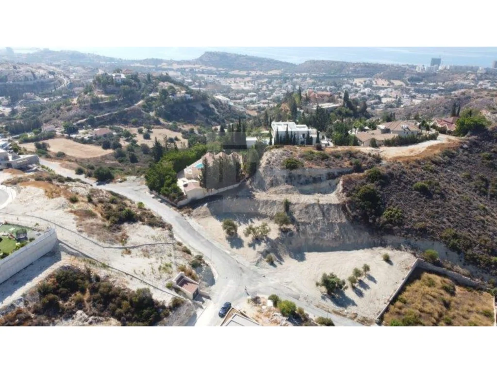 2,740m² Plot for Sale in Agios Tychonas, Limassol District