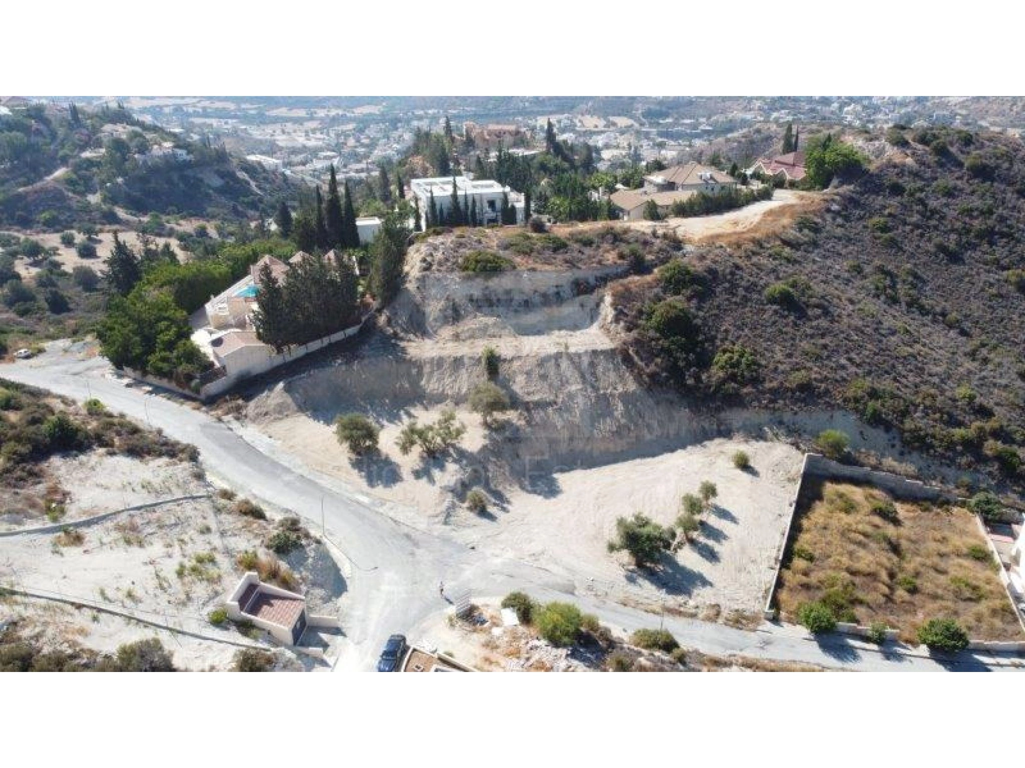 2,740m² Plot for Sale in Agios Tychonas, Limassol District
