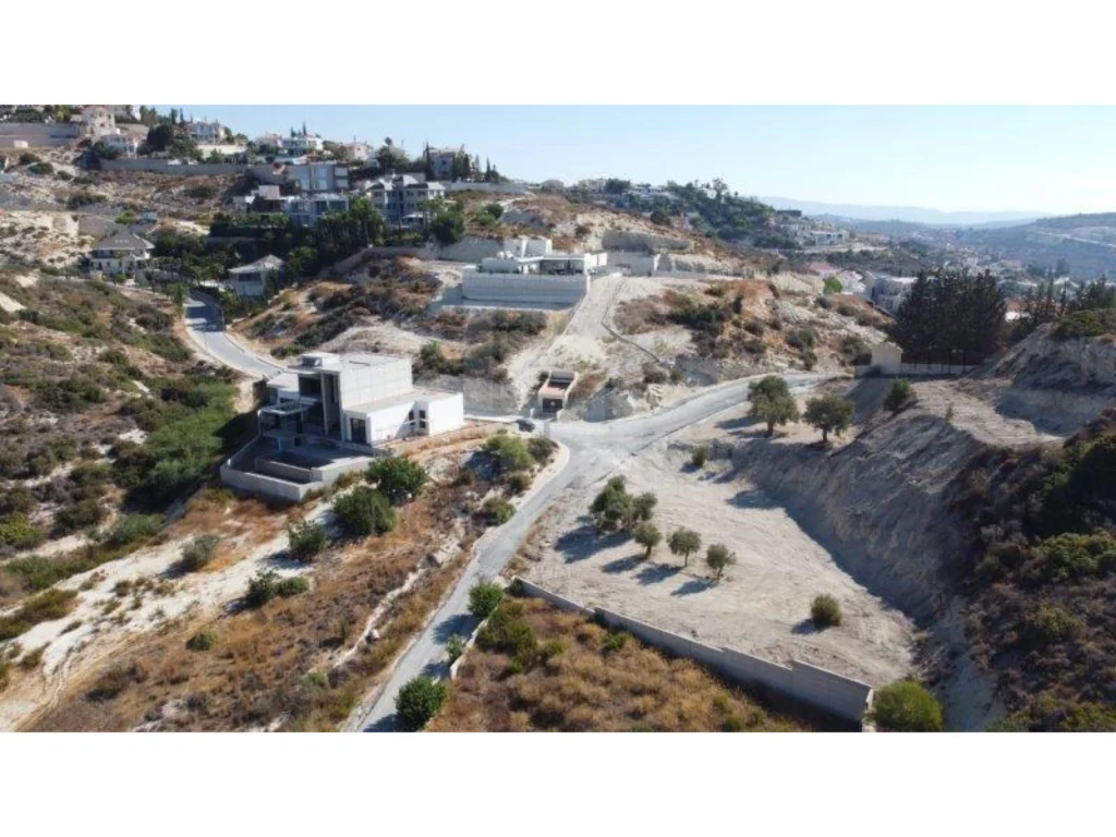2,740m² Plot for Sale in Agios Tychonas, Limassol District
