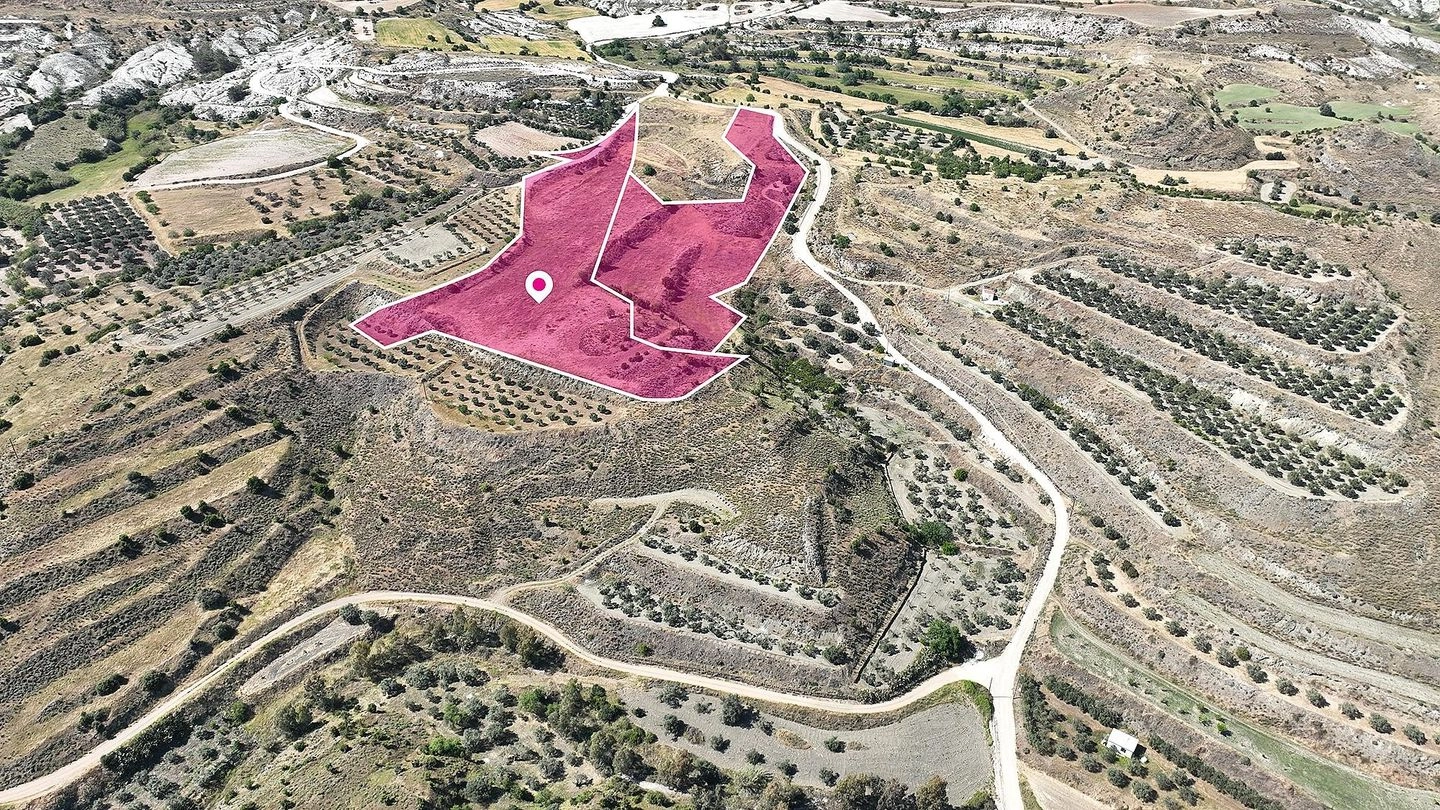 28,763m² Plot for Sale in Pera, Nicosia District