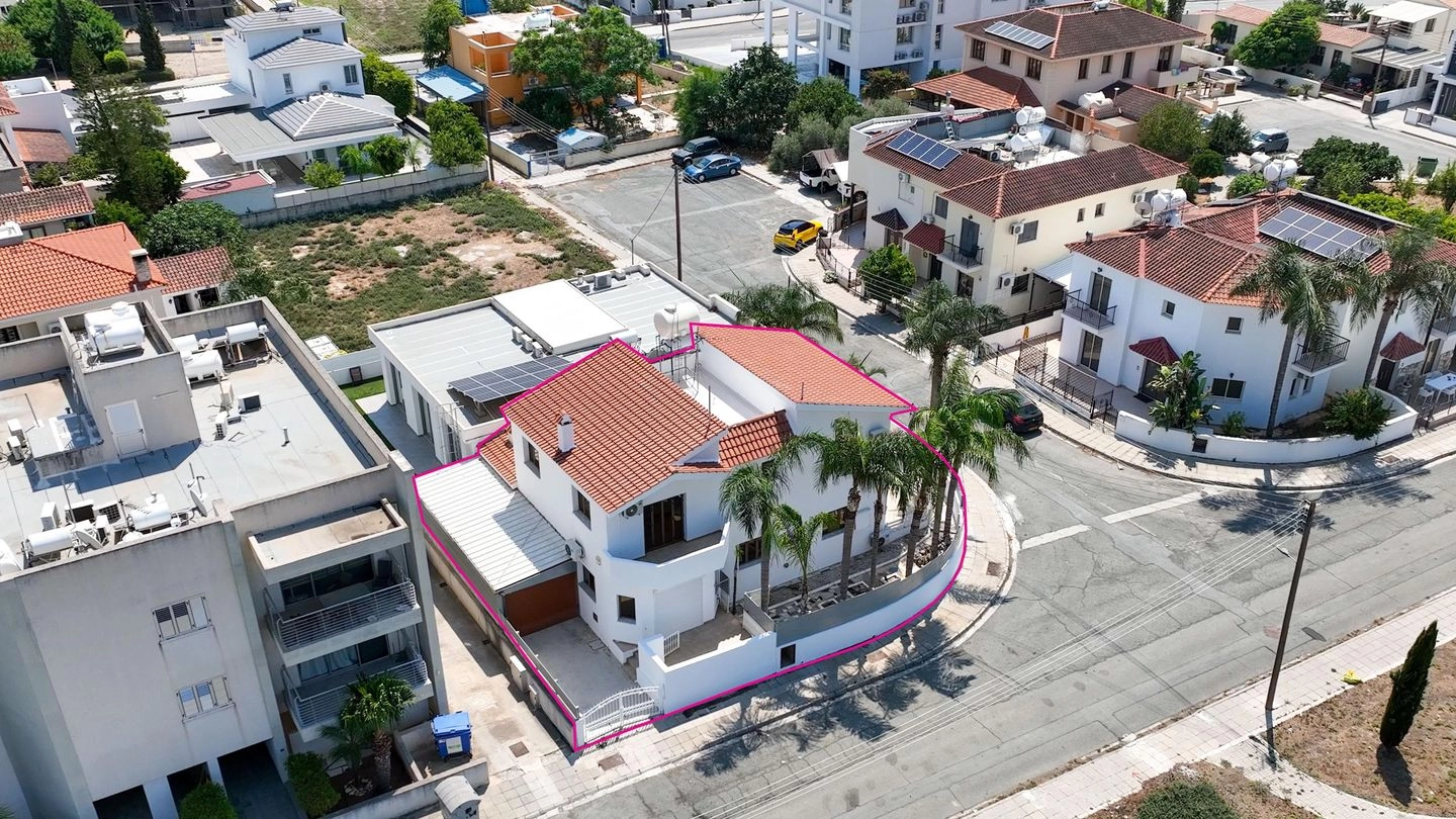 4 Bedroom House for Sale in Aradippou, Larnaca District