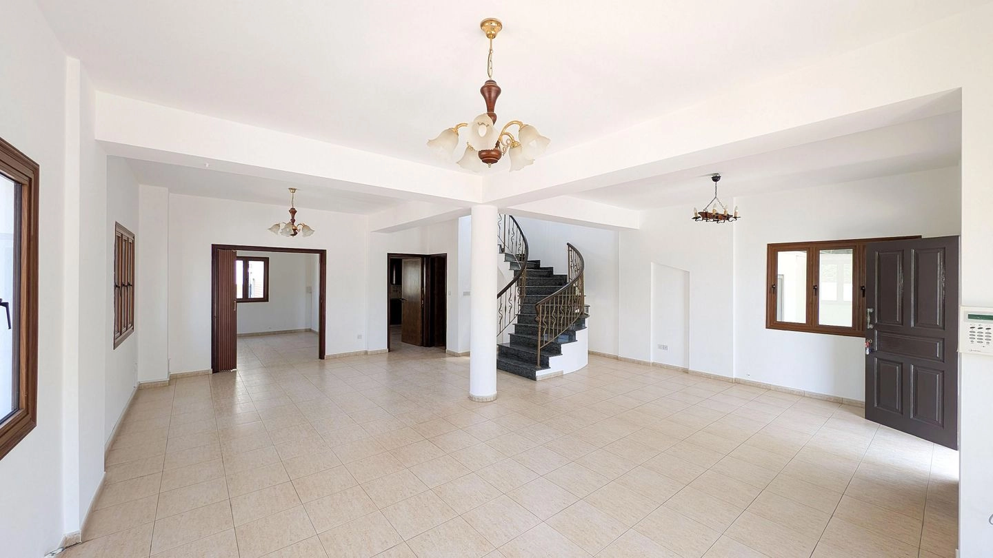 4 Bedroom House for Sale in Aradippou, Larnaca District