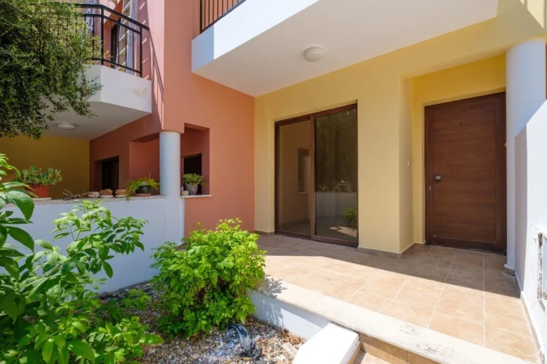 2 Bedroom House for Sale in Peyia, Paphos District