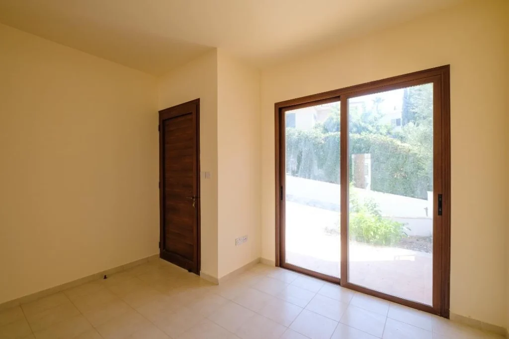 2 Bedroom House for Sale in Peyia, Paphos District