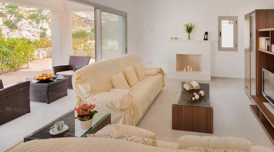 3 Bedroom House for Sale in Kamares, Paphos District