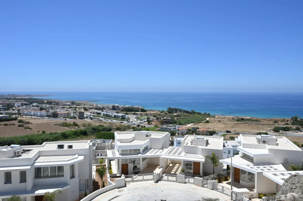 4 Bedroom House for Sale in Chlorakas, Paphos District