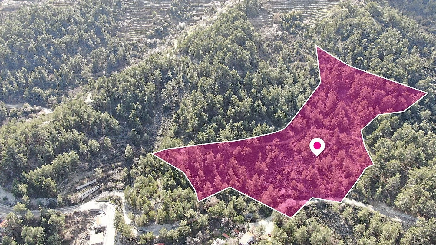 18,688m² Plot for Sale in Lagoudera, Nicosia District