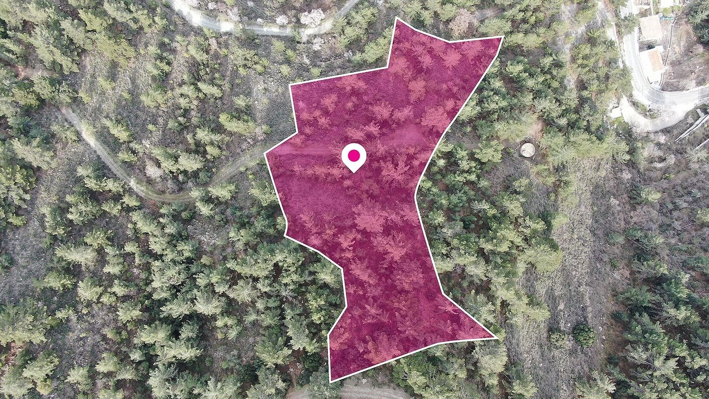 18,688m² Plot for Sale in Lagoudera, Nicosia District