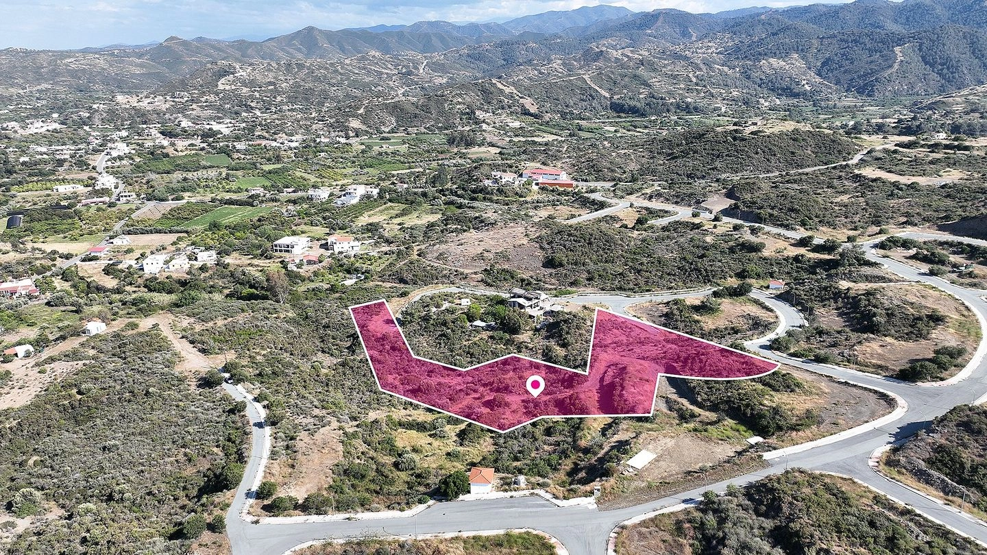 10,368m² Plot for Sale in Kato Pyrgos, Nicosia District