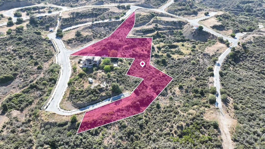 10,368m² Plot for Sale in Kato Pyrgos, Nicosia District