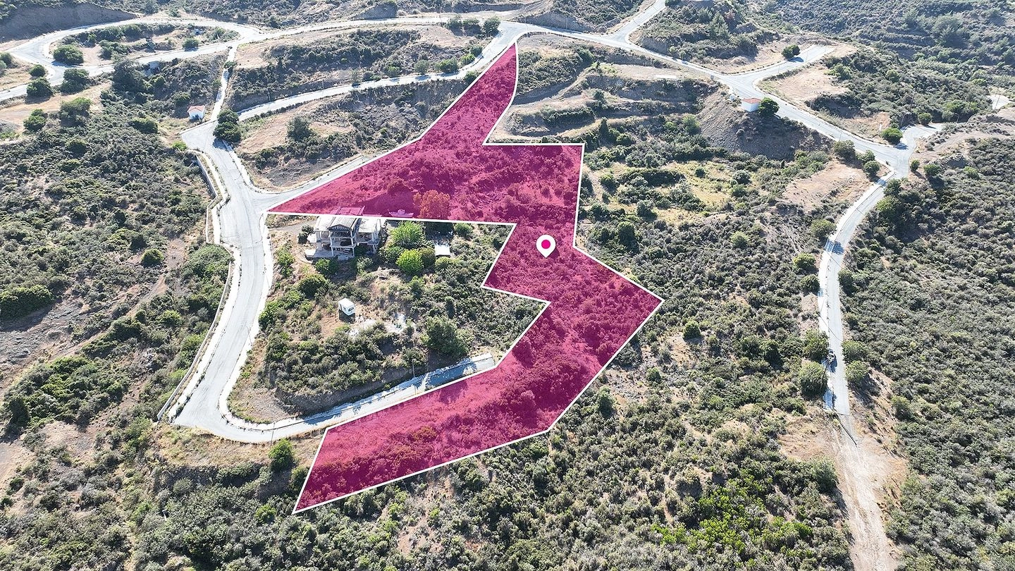 10,368m² Plot for Sale in Kato Pyrgos, Nicosia District