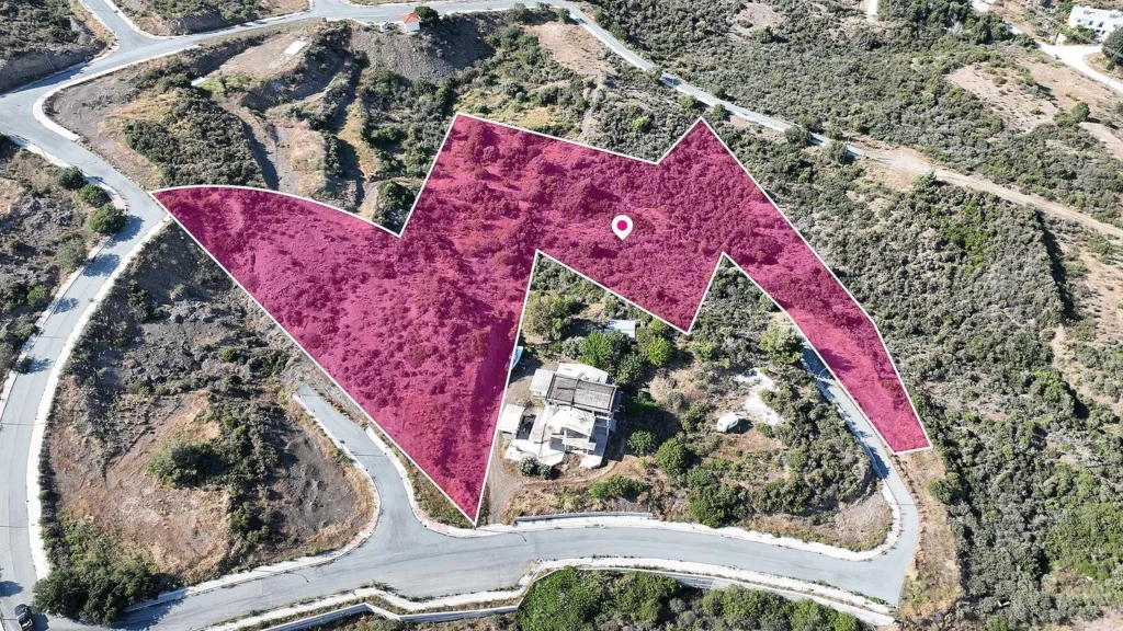 10,368m² Plot for Sale in Kato Pyrgos, Nicosia District