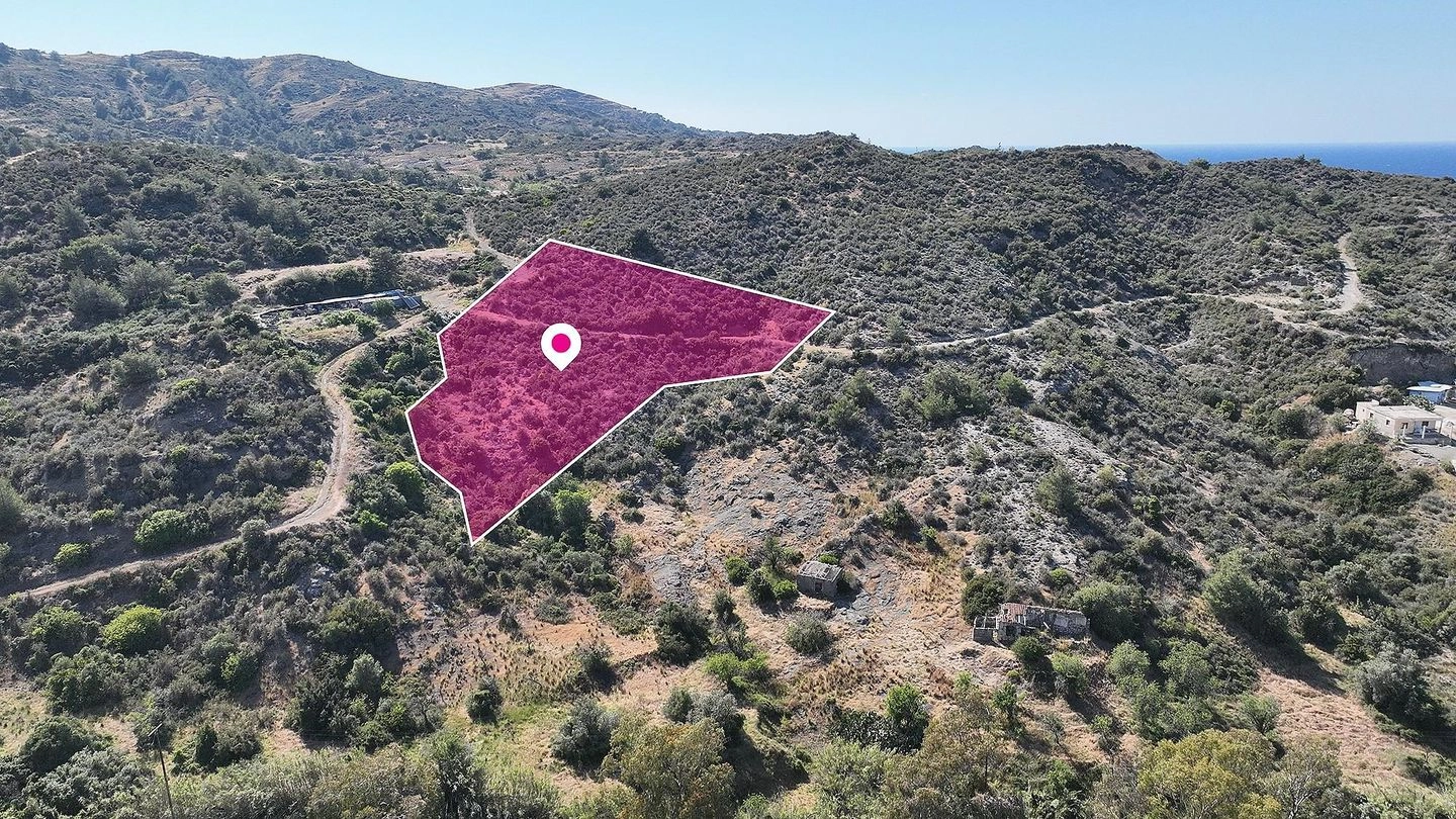 8,878m² Plot for Sale in Kato Pyrgos, Nicosia District