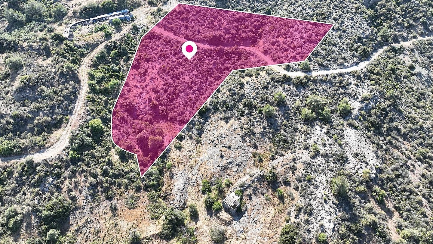 8,878m² Plot for Sale in Kato Pyrgos, Nicosia District