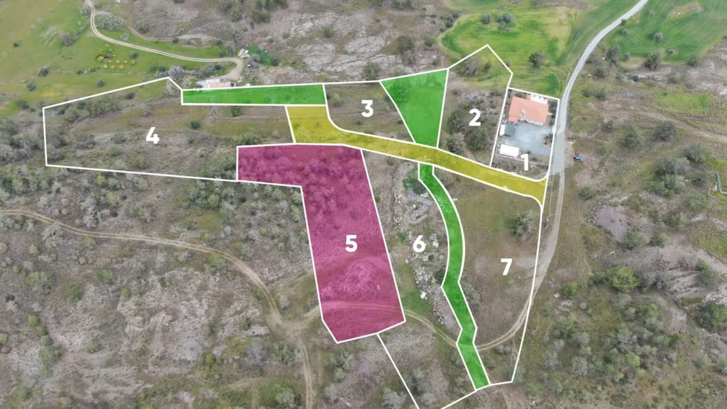 27,834m² Plot for Sale in Mathiatis, Nicosia District