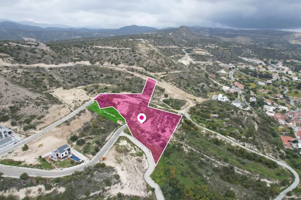 7,860m² Plot for Sale in Palodeia, Limassol District