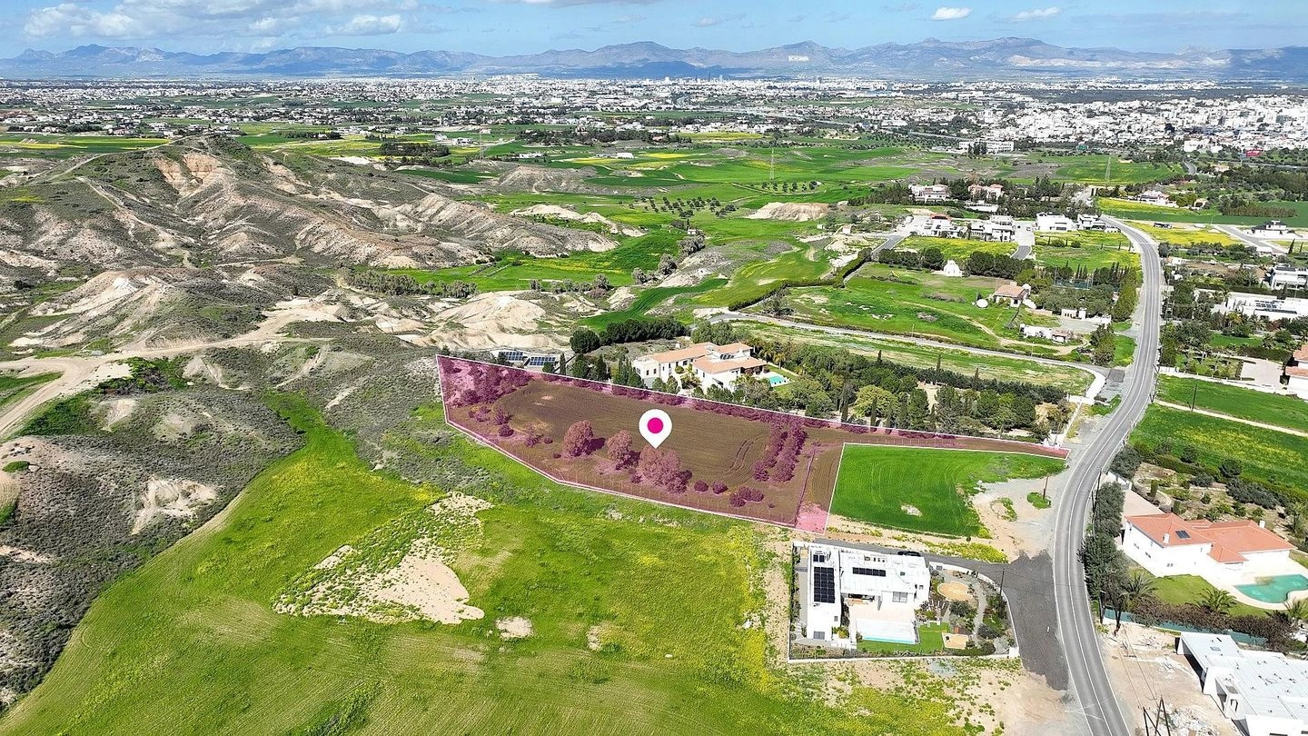 6,136m² Plot for Sale in Latsia, Nicosia District
