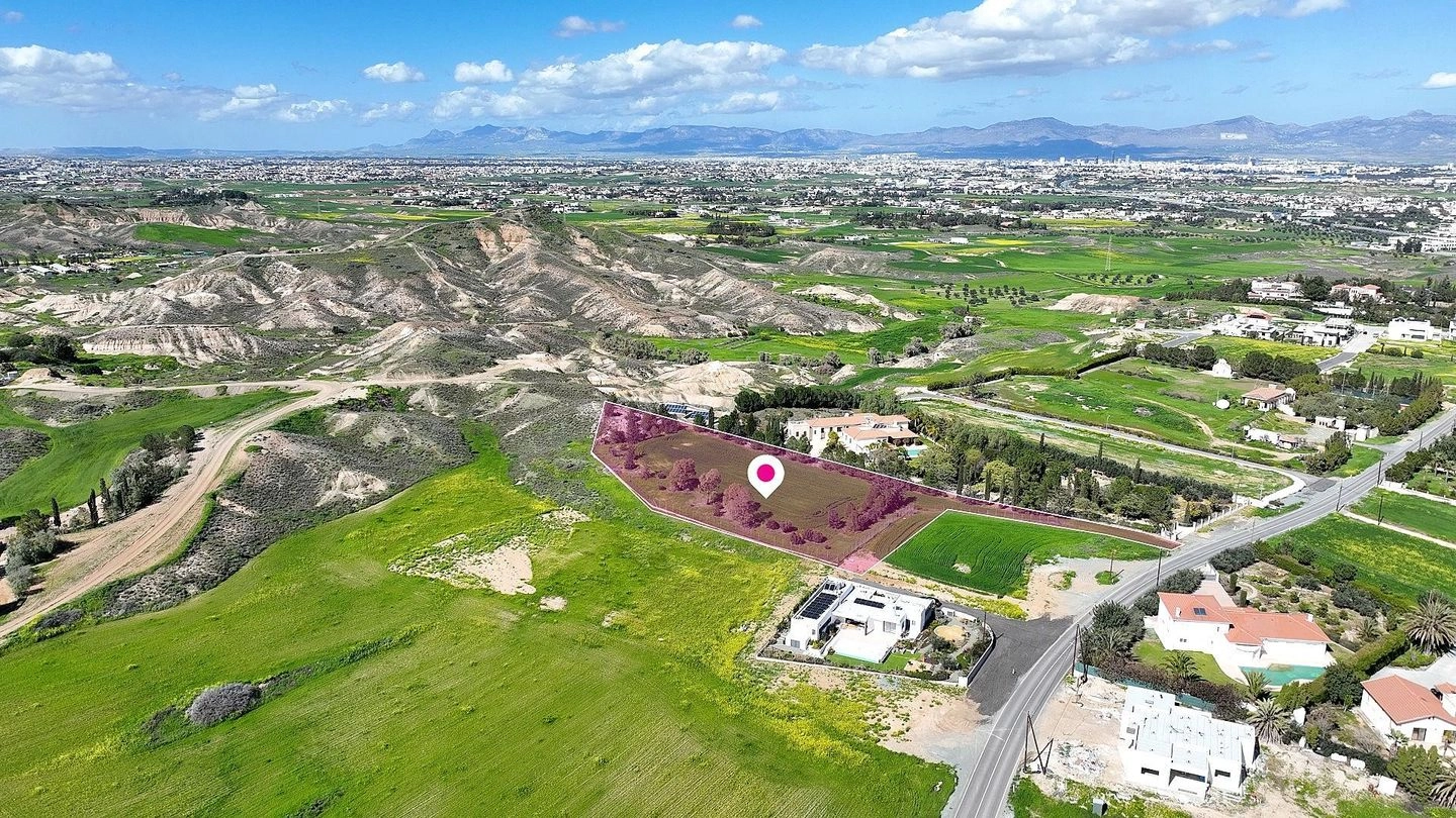 6,136m² Plot for Sale in Latsia, Nicosia District