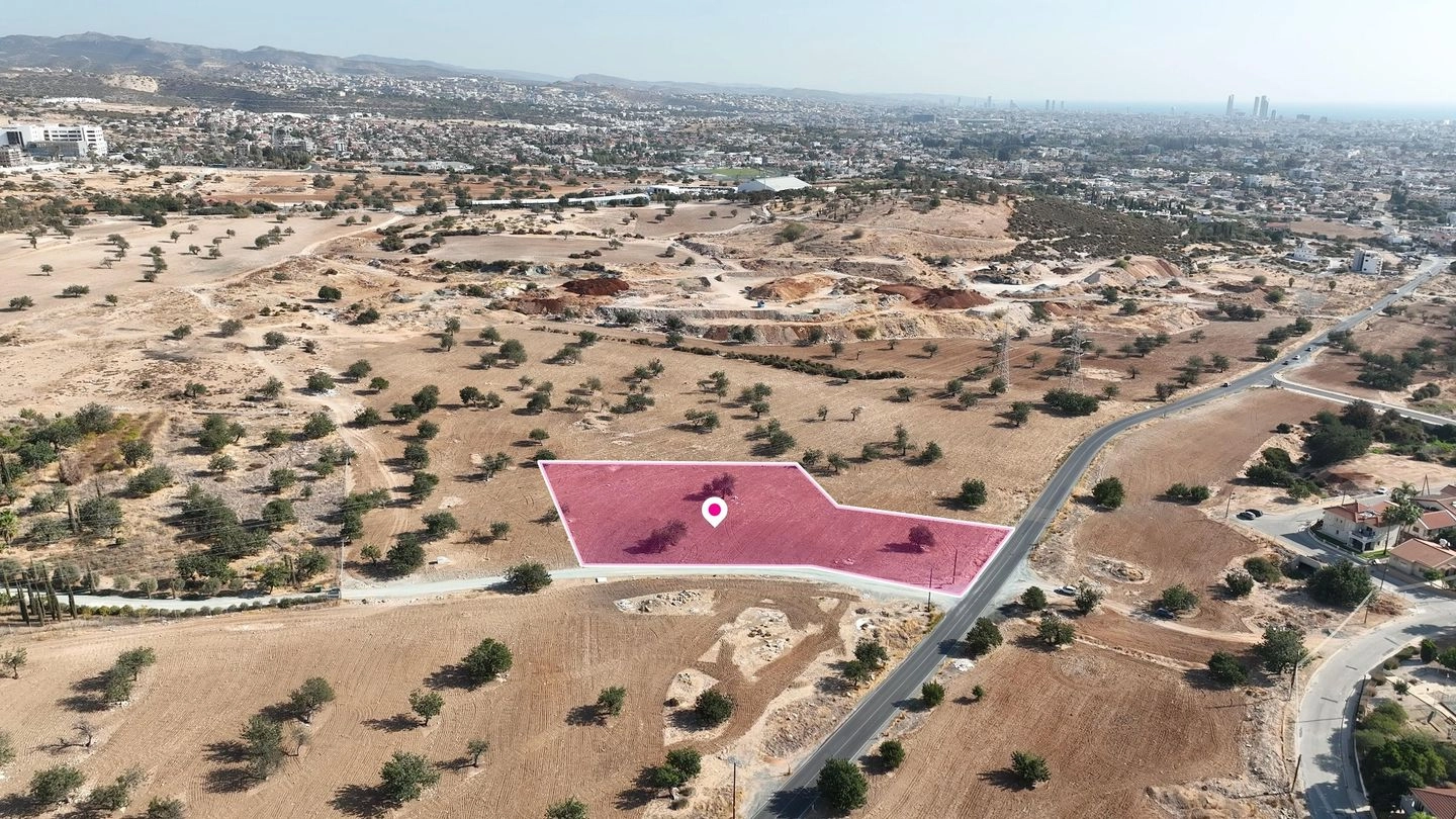 6,689m² Plot for Sale in Kato Polemidia, Limassol District