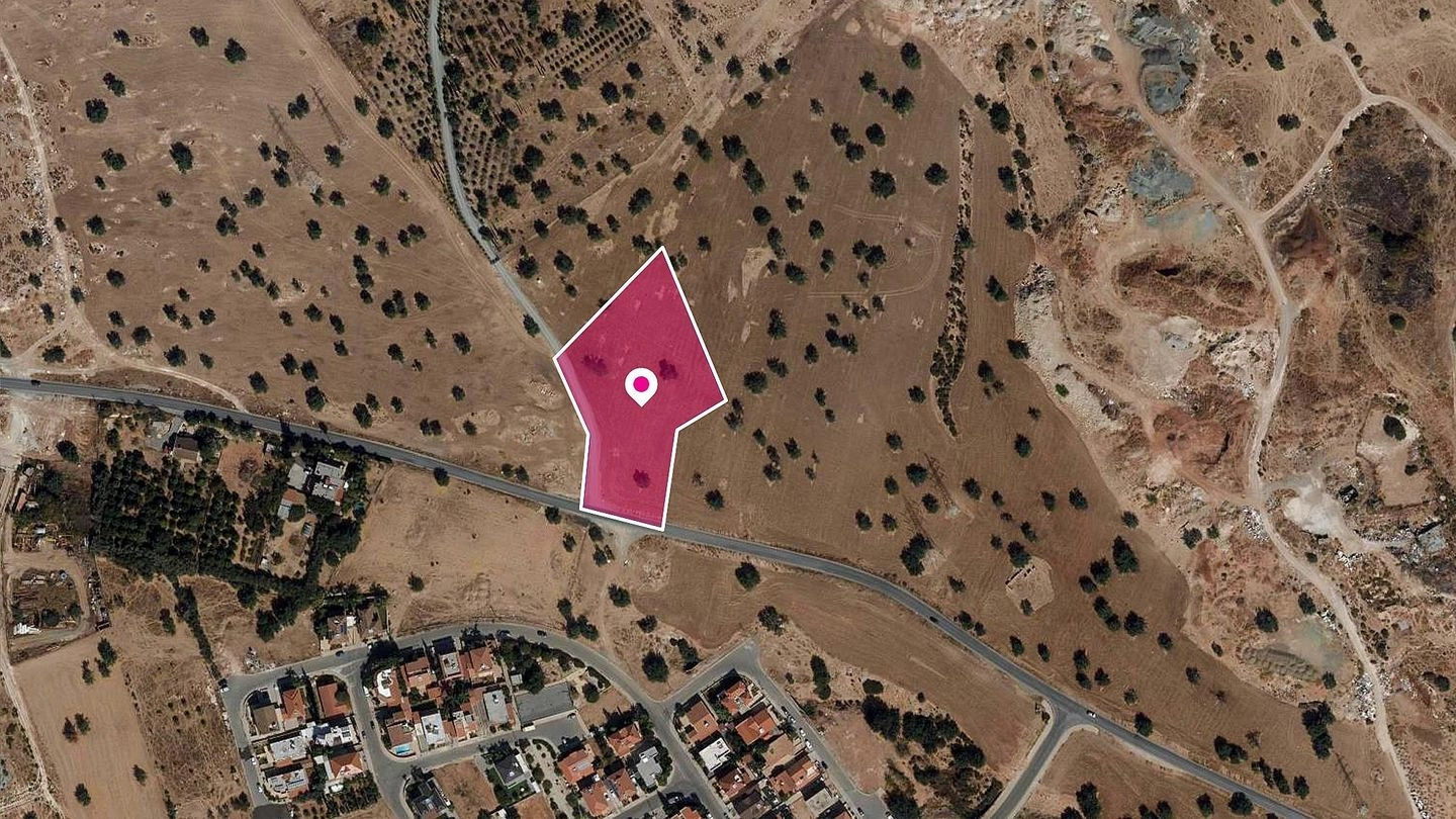 6,689m² Plot for Sale in Kato Polemidia, Limassol District