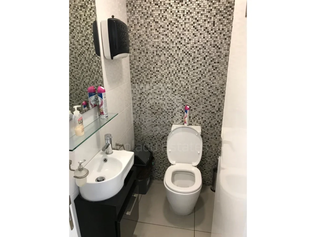150m² Office for Rent in Limassol District