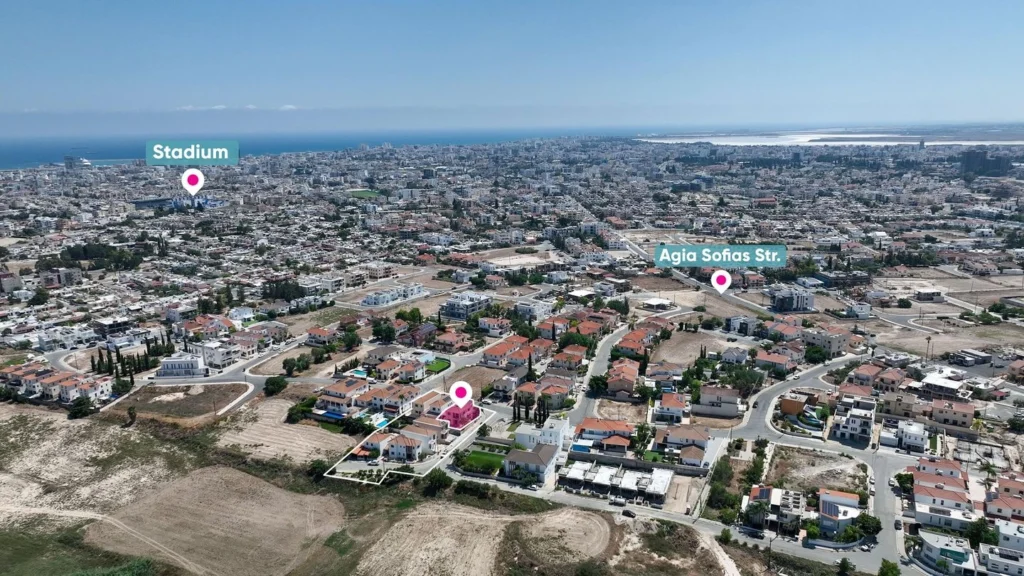 4 Bedroom House for Sale in Aradippou, Larnaca District