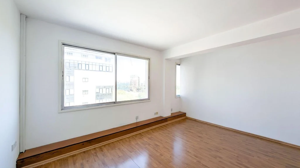 92m² Office for Sale in Nicosia – Trypiotis