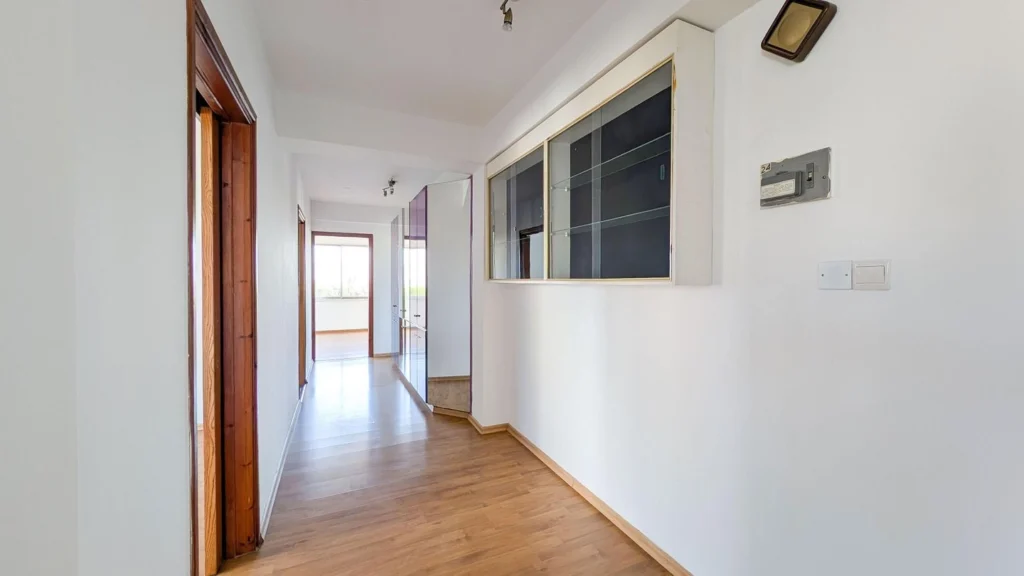 92m² Office for Sale in Nicosia – Trypiotis