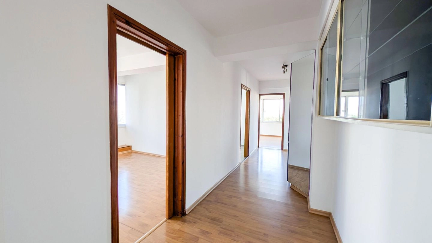 92m² Office for Sale in Nicosia – Trypiotis