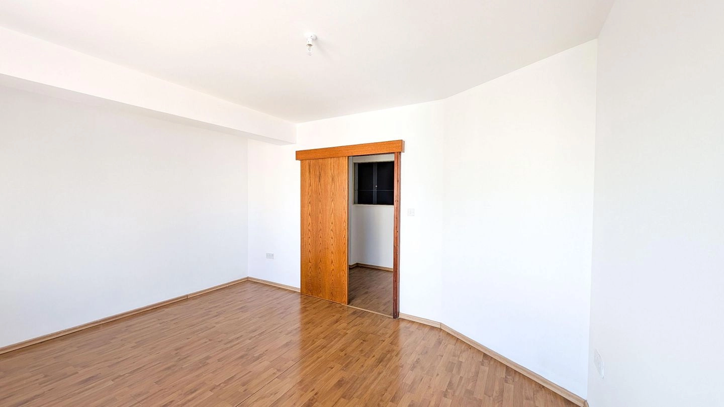 92m² Office for Sale in Nicosia – Trypiotis