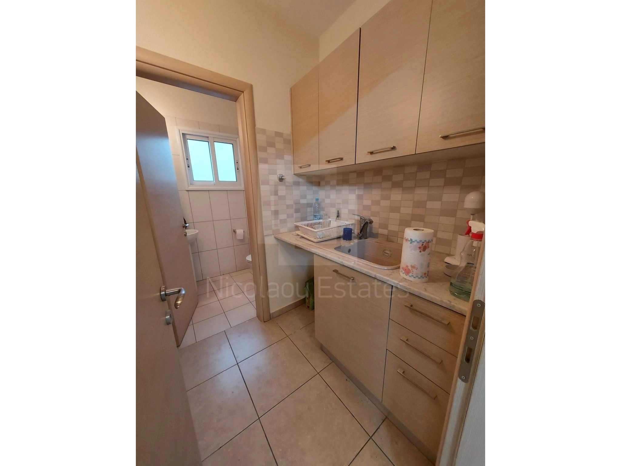 89m² Office for Rent in Limassol District