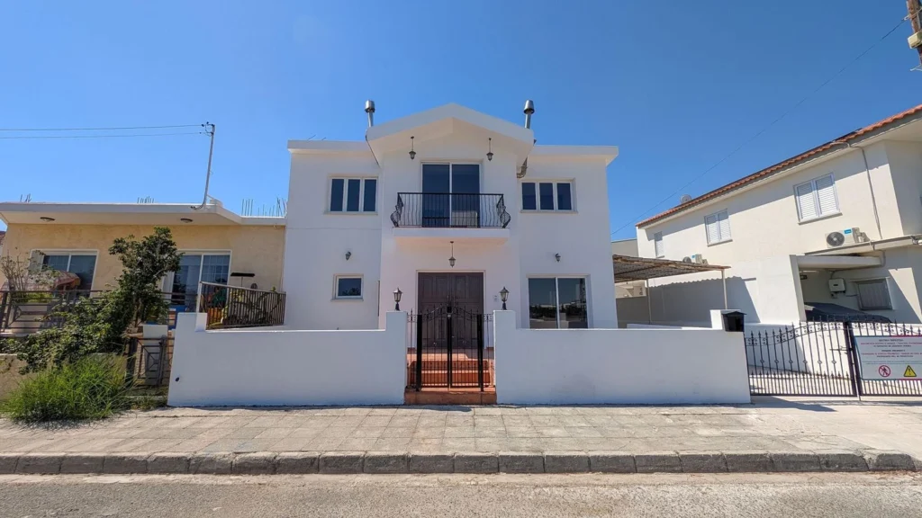 3 Bedroom House for Sale in Meneou, Larnaca District