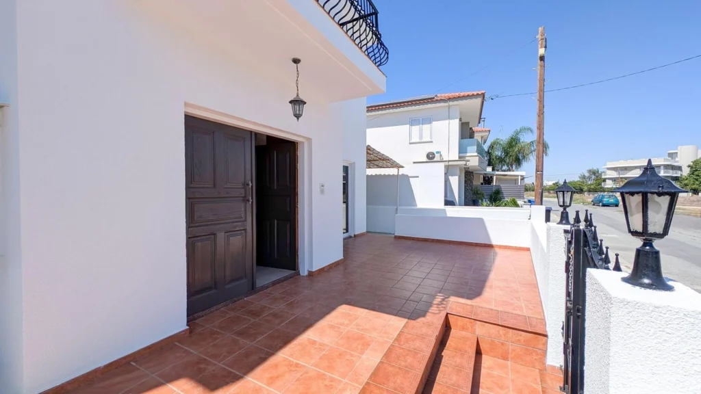 3 Bedroom House for Sale in Meneou, Larnaca District