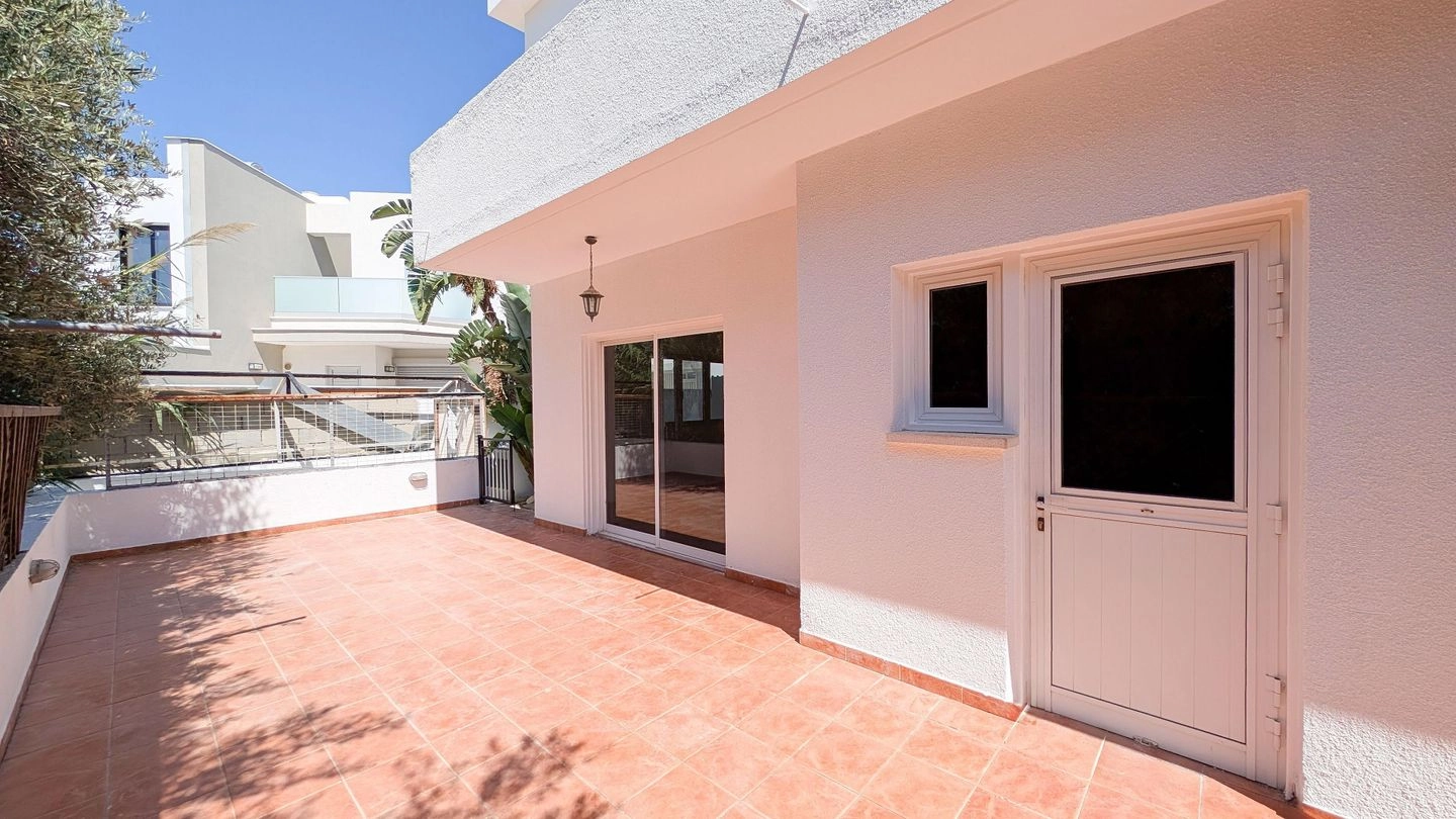 3 Bedroom House for Sale in Meneou, Larnaca District