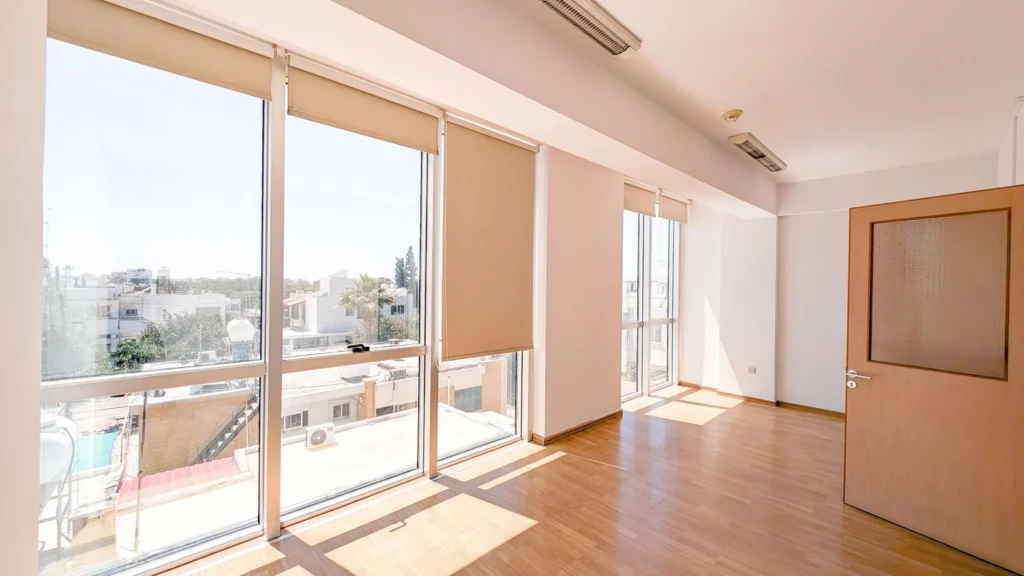 340m² Commercial for Sale in Strovolos, Nicosia District