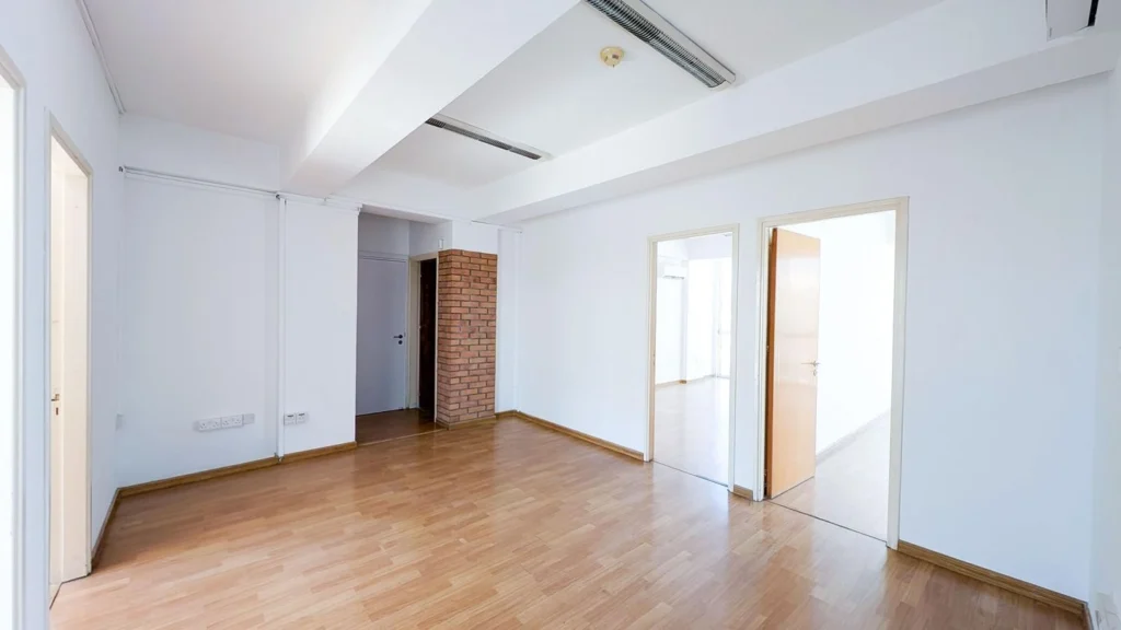 340m² Commercial for Sale in Strovolos, Nicosia District