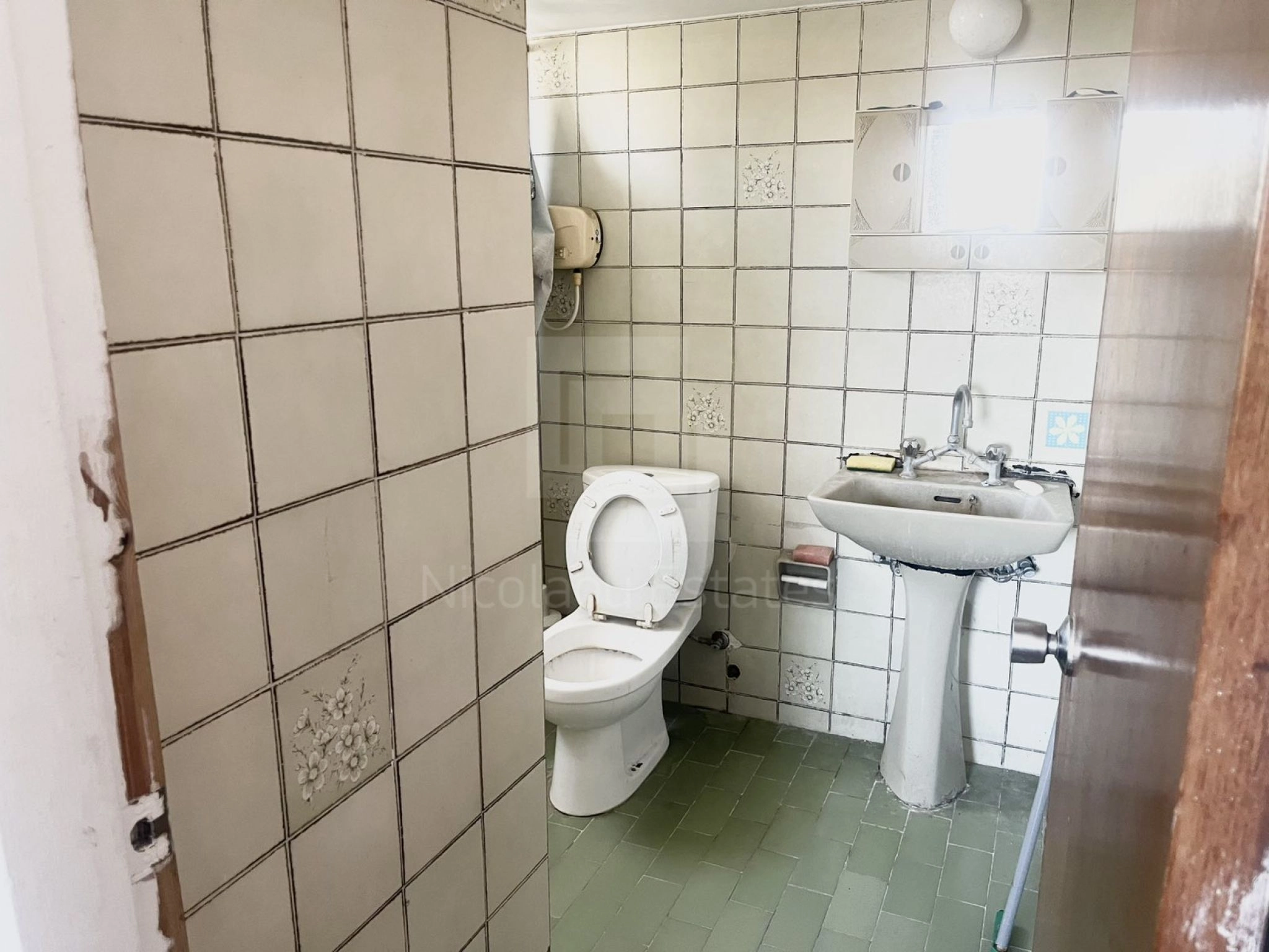 1 Bedroom Apartment for Sale in Agios Tychonas, Limassol District