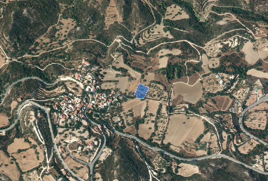 2,342m² Plot for Sale in Vavla, Larnaca District